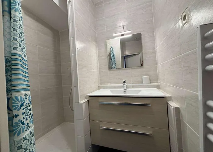 T3 Lumineux Au Centre De Royan, A 500m De La - Fr-1-494-222 Royan